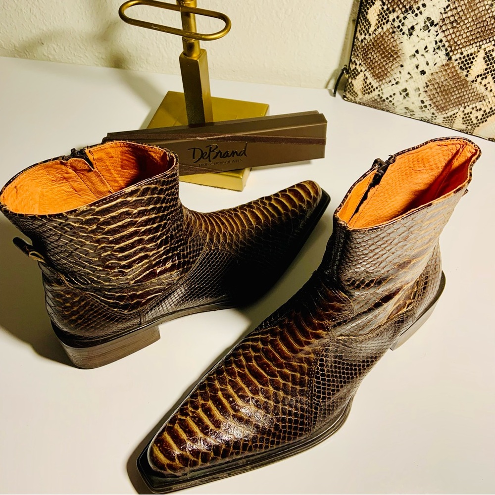 Sharp Brown Leather Snakeskin Pattern Men’s Boots